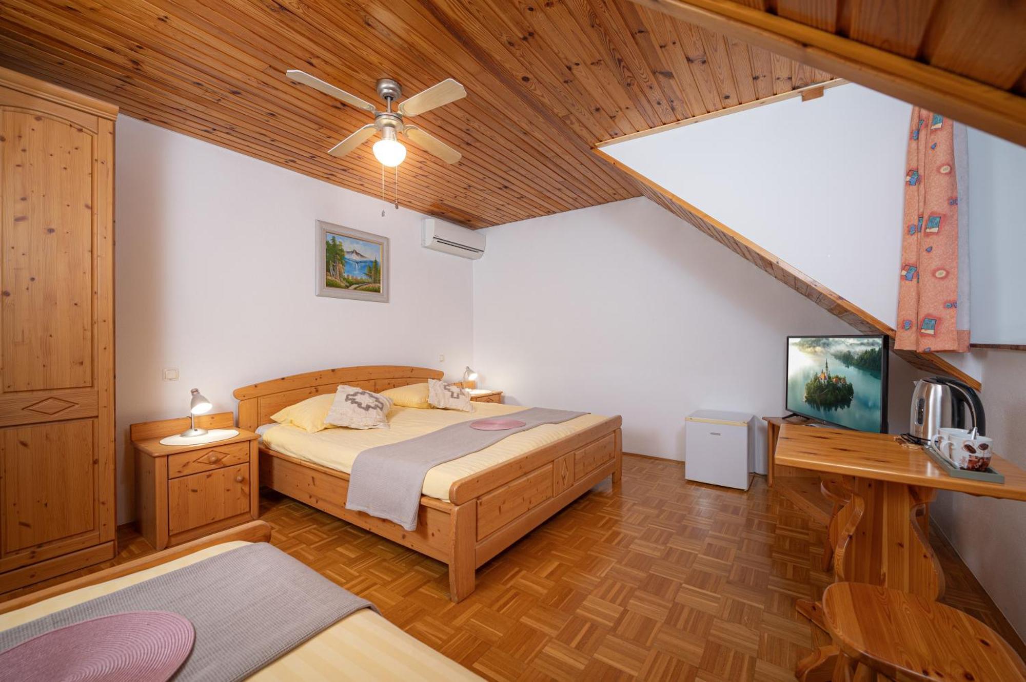 Rooms & Apartments Pr Matjon بليد المظهر الخارجي الصورة