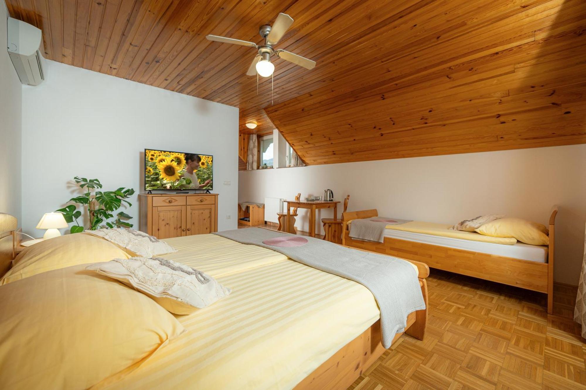 Rooms & Apartments Pr Matjon بليد المظهر الخارجي الصورة