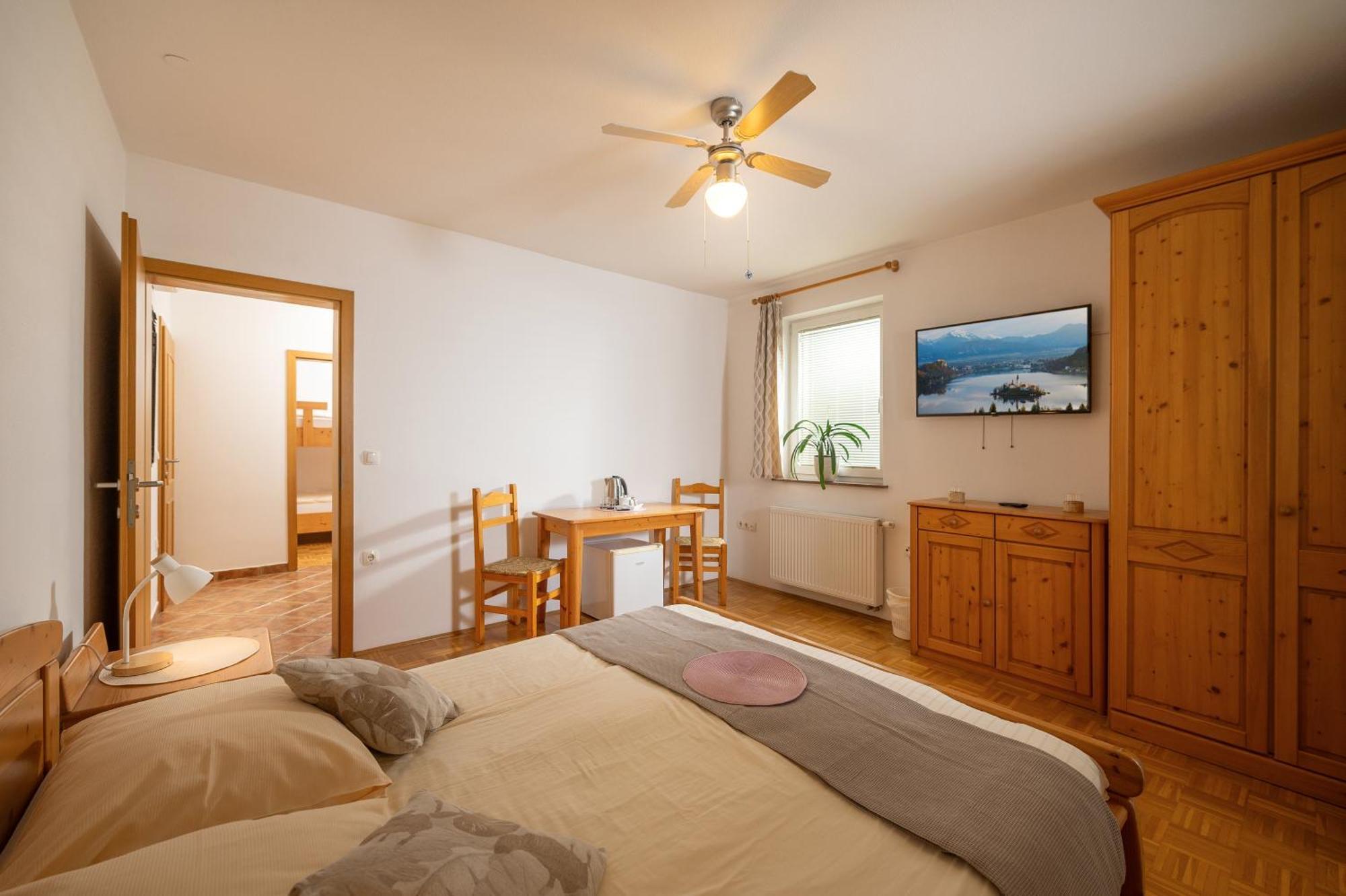 Rooms & Apartments Pr Matjon بليد المظهر الخارجي الصورة