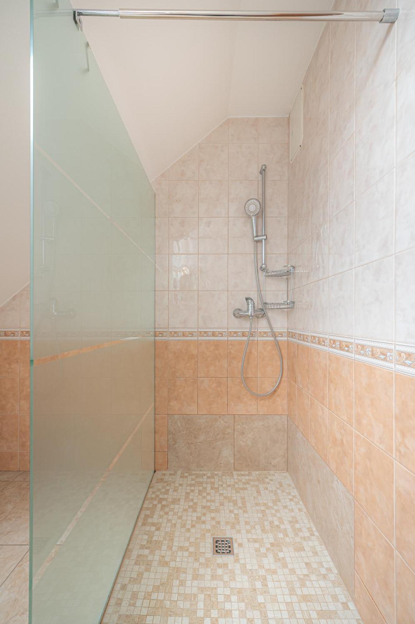 Rooms & Apartments Pr Matjon بليد المظهر الخارجي الصورة