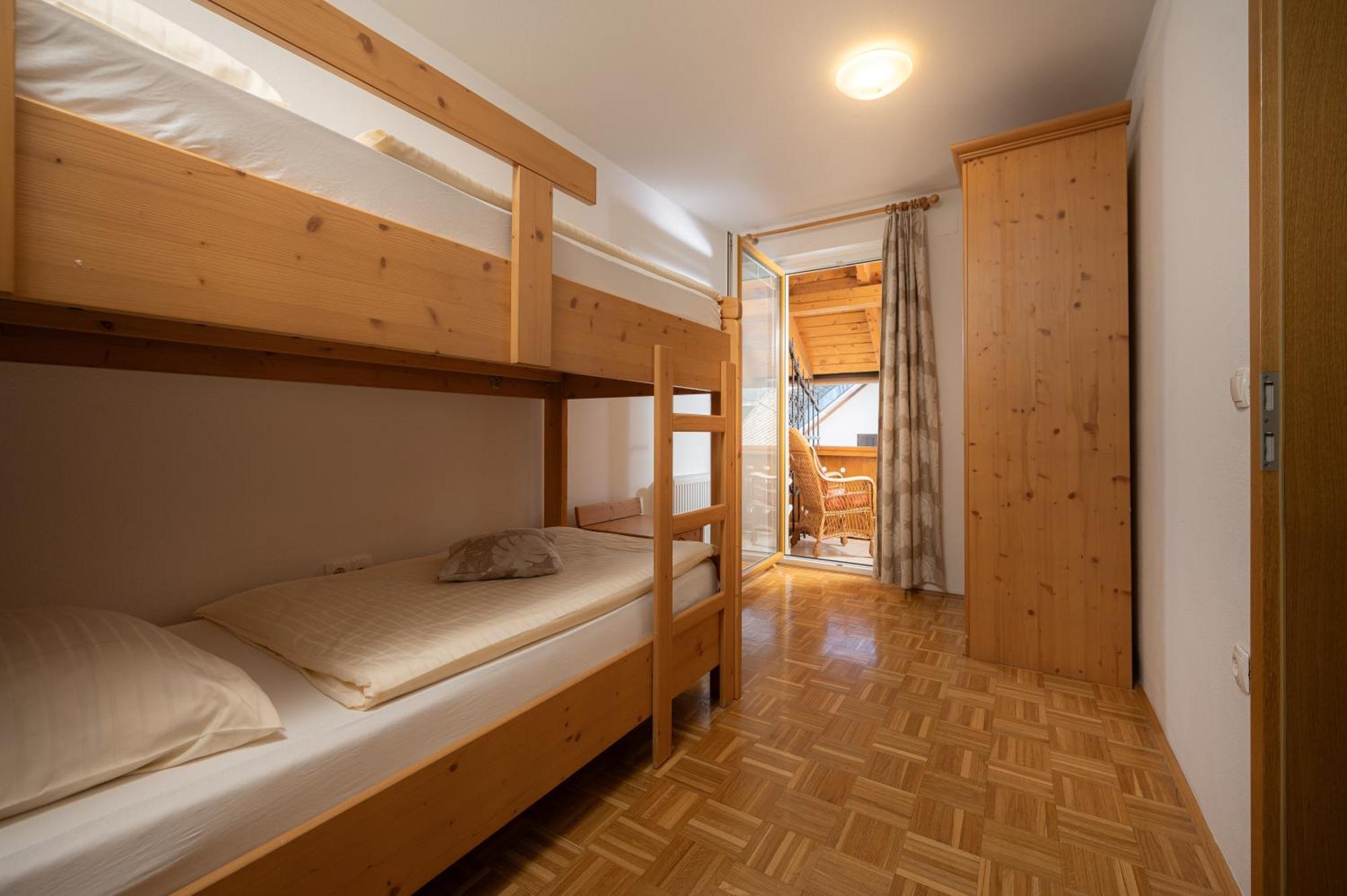 Rooms & Apartments Pr Matjon بليد المظهر الخارجي الصورة