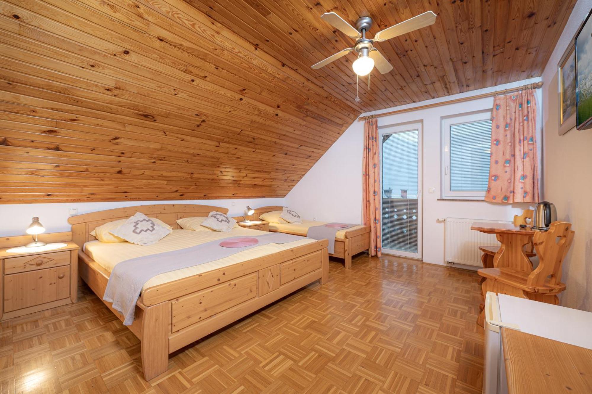 Rooms & Apartments Pr Matjon بليد المظهر الخارجي الصورة